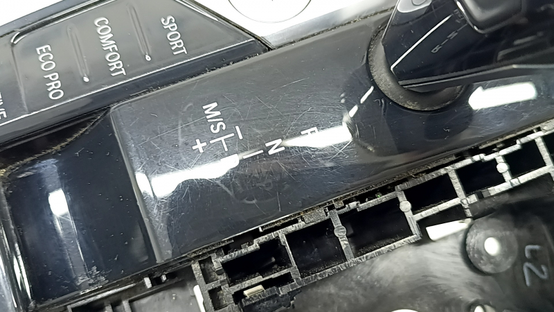 Gearshifter with handle for BMW X5 G05 19-22 with parking sensors and stop-go, air leak under the glass, scratches