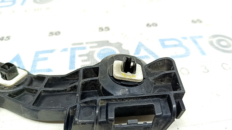 Left rear bumper mount for Toyota Avalon 13-18, broken latches