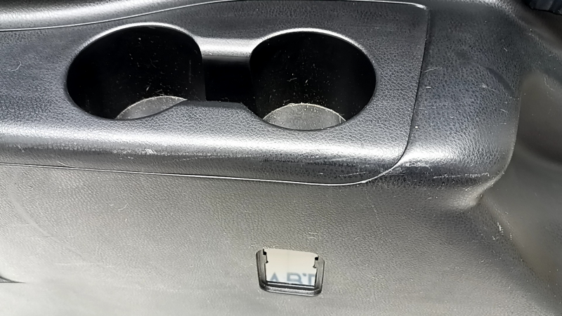 Left arch trim for Toyota Highlander 14-19, black, with cup holder, scratches