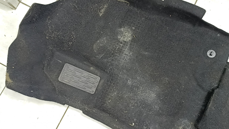 Toyota Highlander 14-19 black floor covering, ready to clean