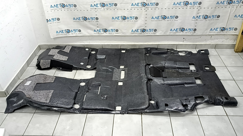 Toyota Highlander 14-19 black floor covering, ready to clean