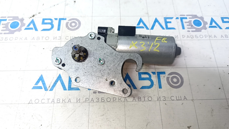 Motor for adjusting the lower cushion of the passenger seat BMW X3 F25 11-17