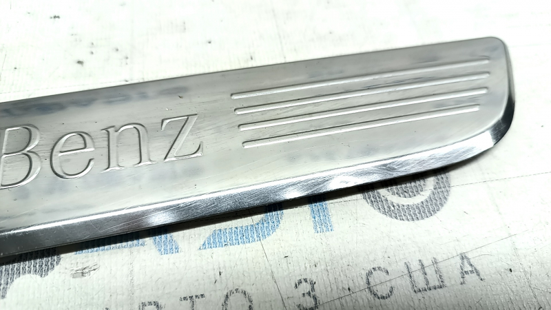 Front left outer door sill trim for Mercedes W213 E 300/350 17-23 chrome, scratches, dents