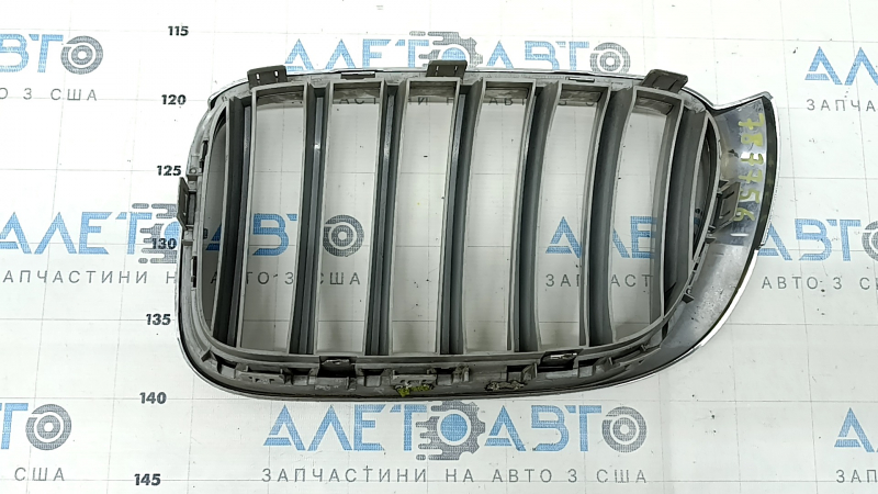 Right radiator grill BMW X3 F25 15-17 nostril, chrome, sand, scratches
