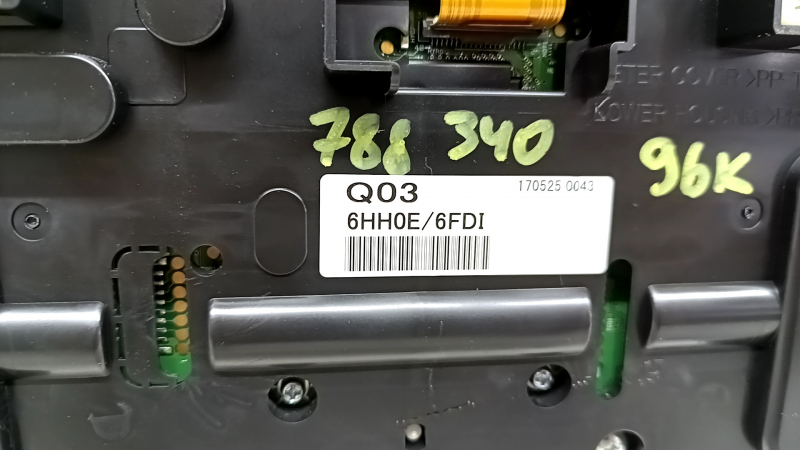 Infiniti Q50 18-20 3.0T 96k instrument cluster, scratches
