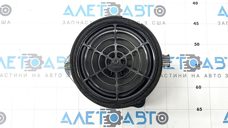 Audi Q7 4L 10-15 BOSE rear right door speaker, crack in mount
