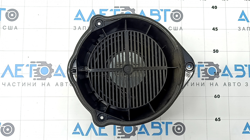 Audi Q7 4L 10-15 BOSE rear right door speaker, crack in mount