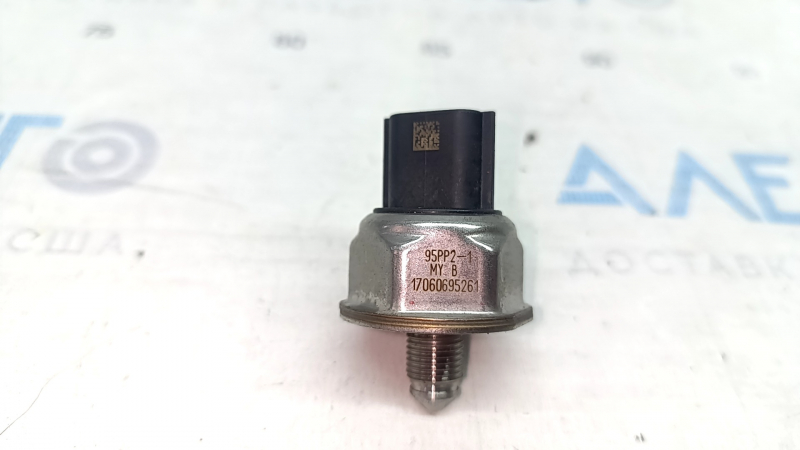 Infiniti Q50 16-24 3.0T Fuel Rail Pressure Sensor