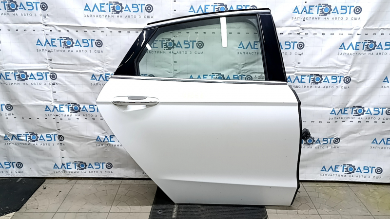 Rear right door assembly Ford Fusion mk5 13-17 keyless, white YZ, cobweb on the trim, bumpers