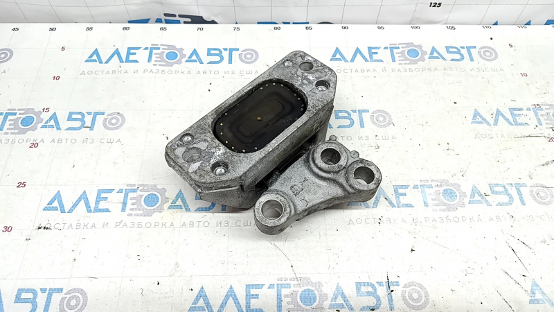 The left engine mount of a Jeep Compass 17-22 9-speed automatic transmission is cracked.