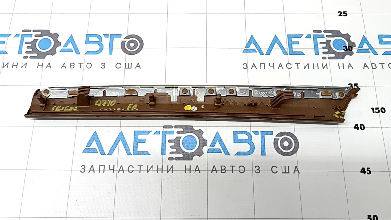 Audi Q7 4L 10-15 front right door trim molding, walnut wood, gloss, broken guide, scratches