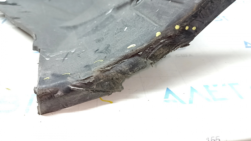 Volvo XC90 16-23 front left fender liner with tears