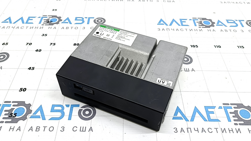 The navigation computer for the Lexus RX300 RX330 RX350 RX400h 04-09 is worn out.