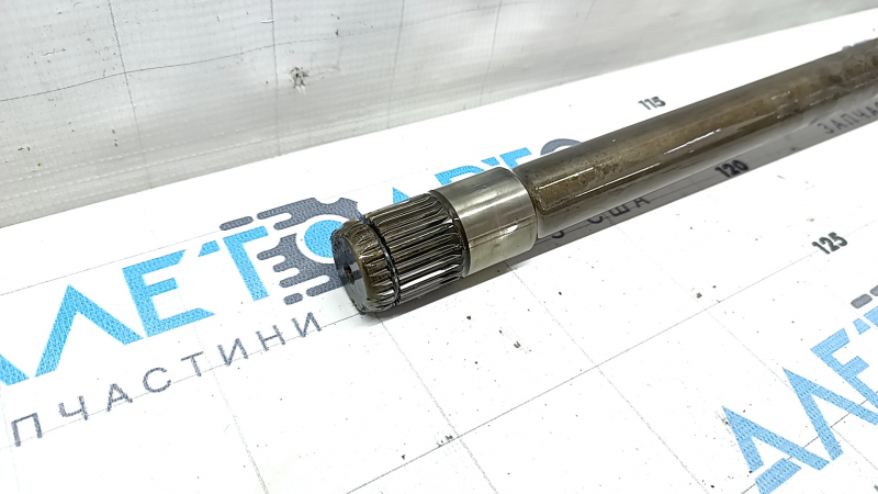 Front right axle shaft of BMW 5 G30 17-20 2.0T, 3.0T, 530e hybrid has a torn boot