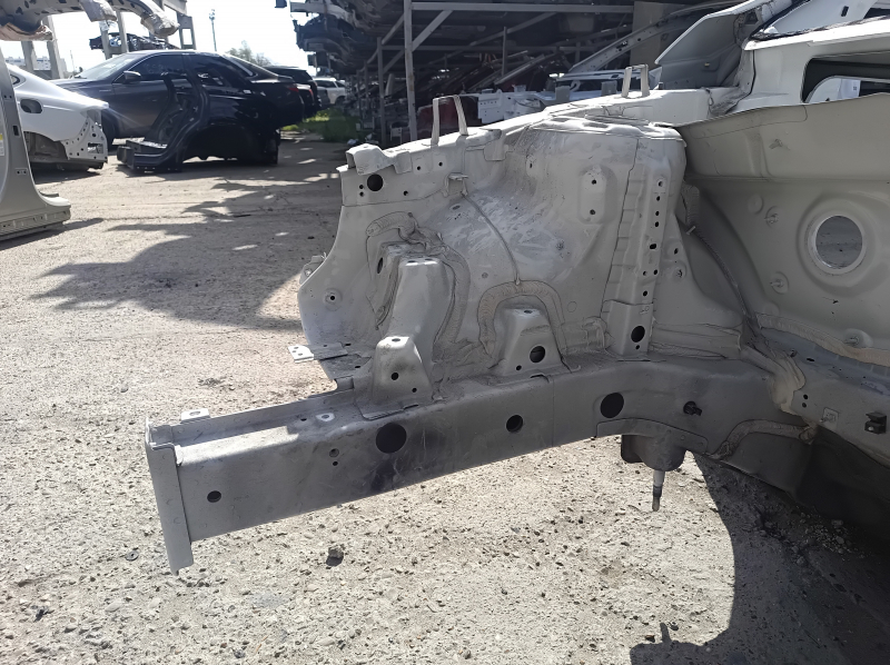 Front right quarter panel of Hyundai Sonata 11-15, white, on the body, bumps