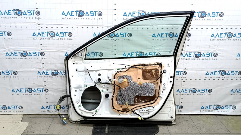 Toyota Camry V50 12-14 Keyless Front Right Door Assembly, White 040
