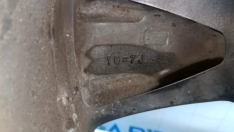 Wheel rim R18x7J 5x114.3 Lexus RX400 03-09 light curb