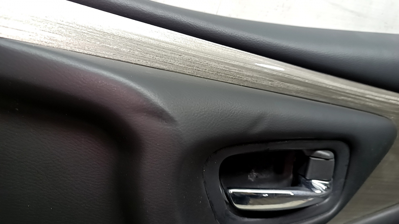 Front right door panel for Nissan Murano z52 15-17, black with black leather insert, black leather armrest, glossy gray molding, dents
