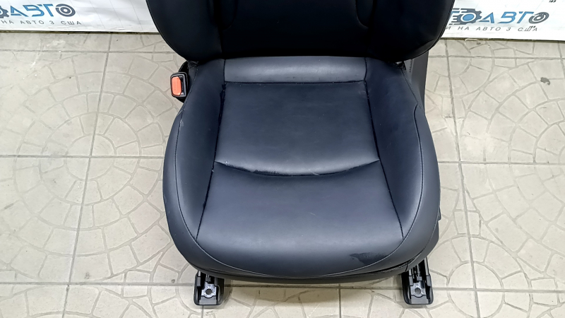 Driver's seat for Toyota Prius 50 Prime 17-19 with airbag, electric, heated, black leather, cracked leather