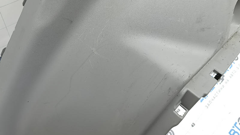 Right wheel arch trim for Toyota Prius V 12-17, gray, scratches, needs cleaning