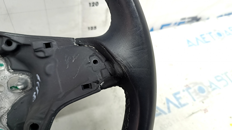 VW Jetta 19-23 black leather steering wheel, no buttons or trim, scratches