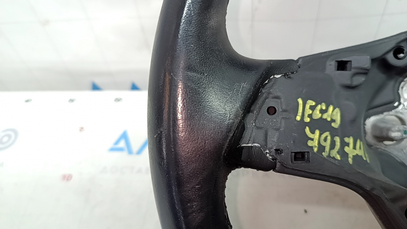 VW Jetta 19-23 black leather steering wheel, no buttons or trim, scratches