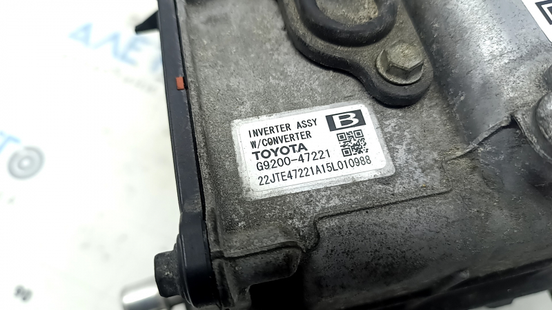 The Toyota Prius V 12-17 inverter has dented tubes.