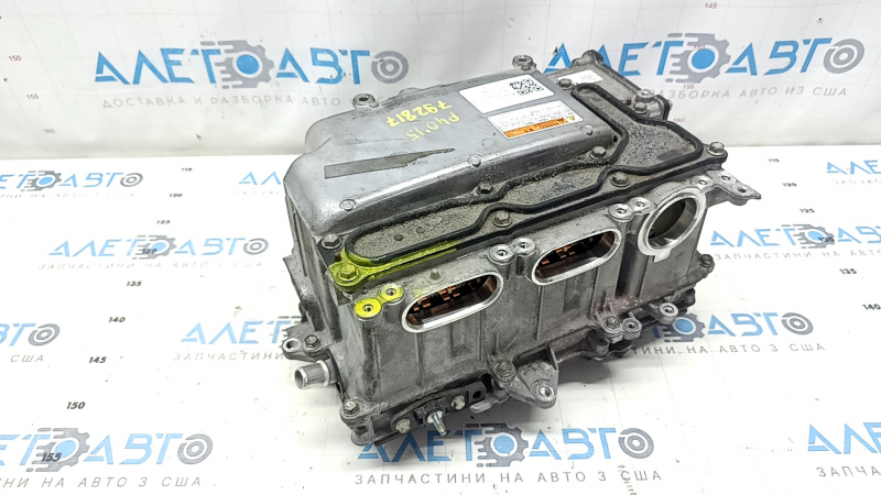 The Toyota Prius V 12-17 inverter has dented tubes.