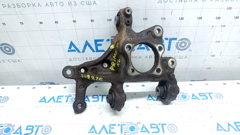 The rear left axle of a Toyota Prius 50 Prime 17-22 FWD is rusty.