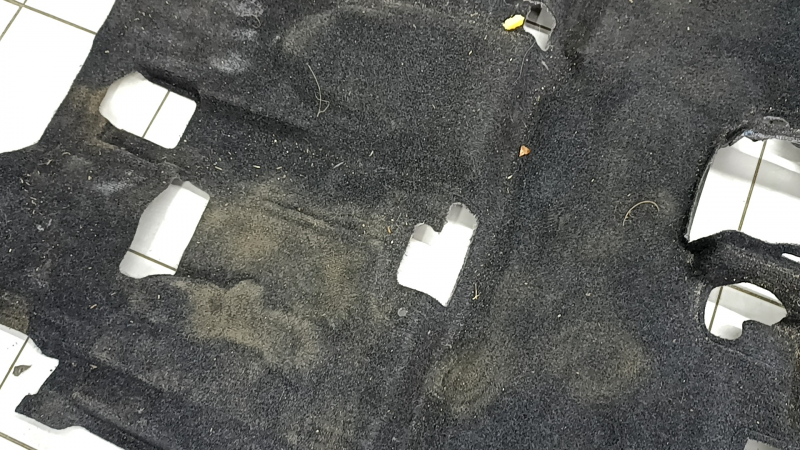 Toyota Prius V 12-17 black floor covering, ready for cleaning
