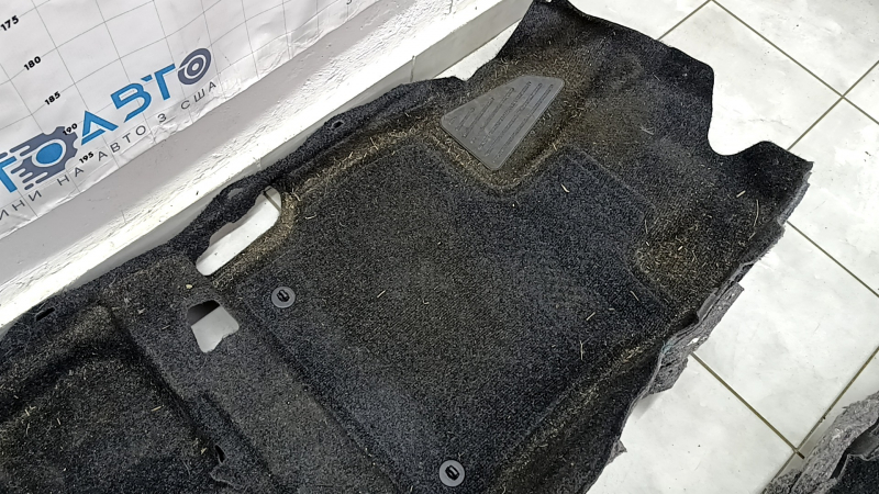 Toyota Prius V 12-17 black floor covering, ready for cleaning