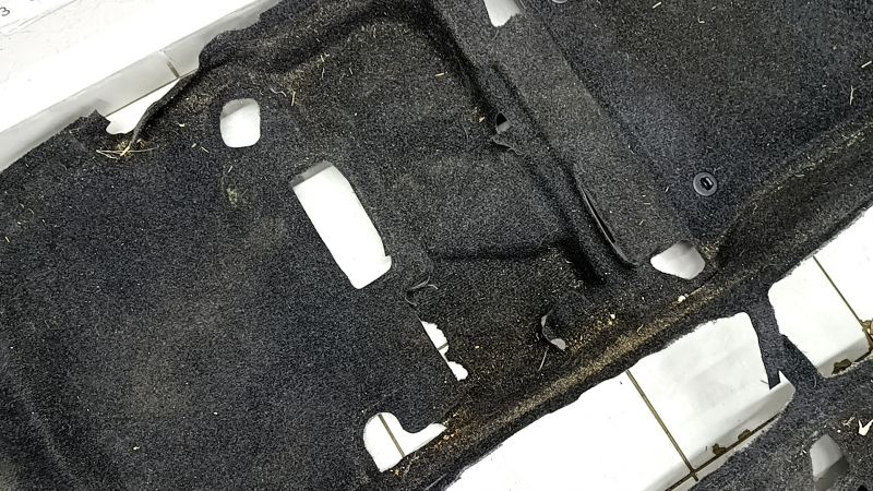 Toyota Prius V 12-17 black floor covering, ready for cleaning