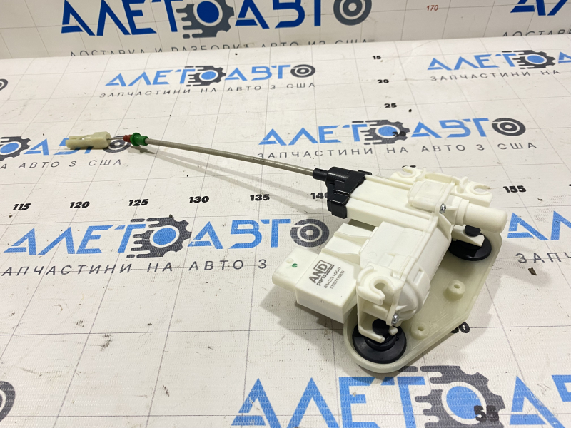 Front left door closer for BMW X5 F15 14-18