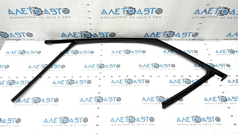 Mitsubishi Outlander 22-25 front right door glass seal, matte black