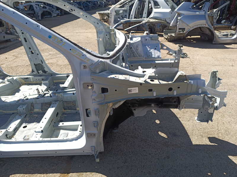 Mitsubishi Outlander 22-25 front right quarter panel with eyepiece, on the body, white