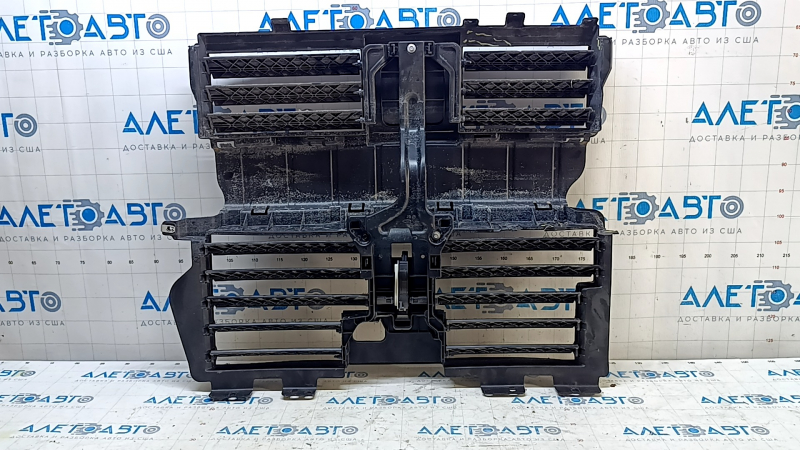 Radiator deflector blind assembly for Ford Edge 19-24 2.0T, 2.7T with motor, cracks, missing fragment