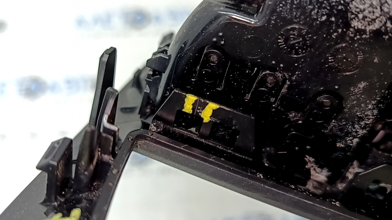 BMW 3 G20 19-25 center console air vent, black, without cigarette lighter, crack in mount, water damage