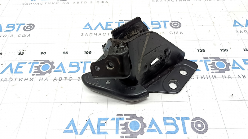 Rear left trunnion bracket Nissan Rogue 14-20 for strut, Japan built, Usa built