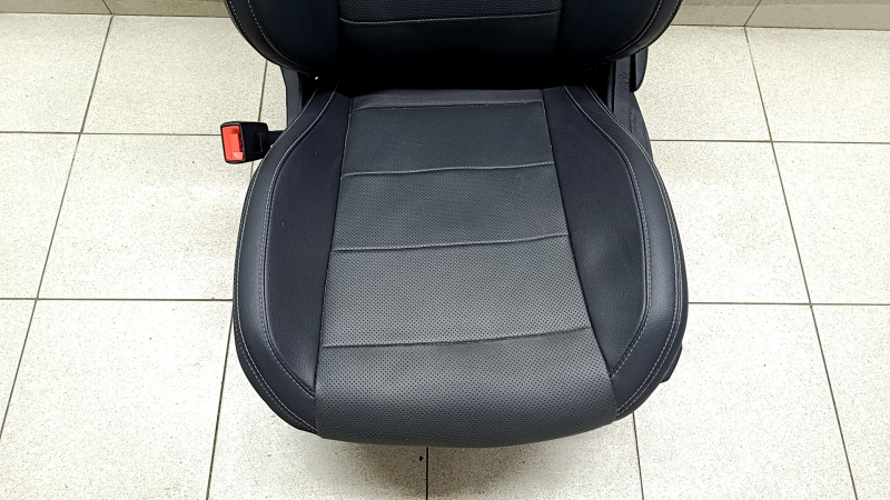 Ford Mustang mk6 15-23 driver's seat with airbag, electric + mechanical, coupe, black, leather, perforated, heated, blown, water damaged, motors not working, needs cleaning