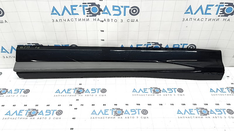 Lower front right door trim for Audi Q3 83A 19-23 S-Line, gray molding, scratches