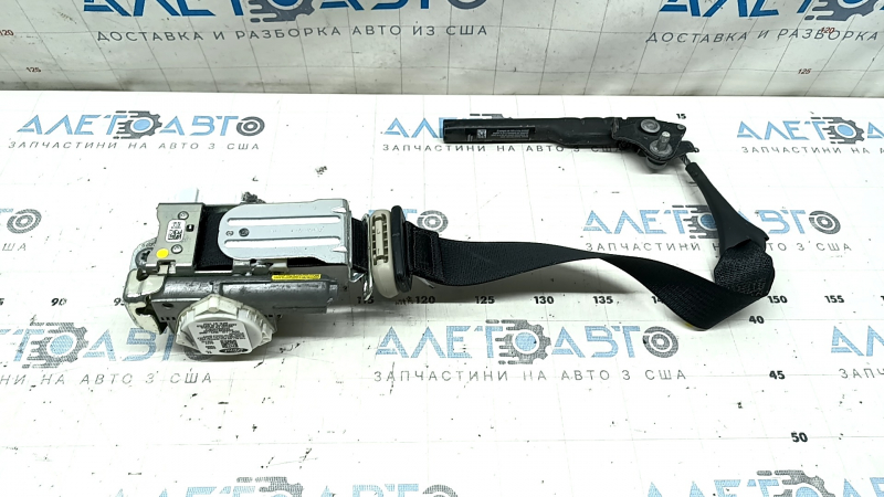Ford Fusion mk5 17-20 black driver's seat belt with tensioner, cracked plastic on the fastener