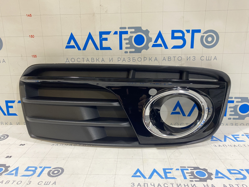 Right lower grille of the front bumper for Audi Q5 8R 13-17, matte + glossy chrome, under fog lights, type 2