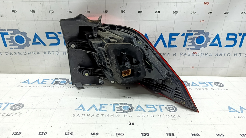 Left outer fender light for a VW Tiguan 18-24 USA, scratched, cracked