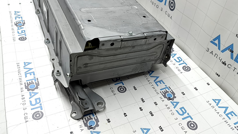 Toyota Prius V 12-17 123kV battery, 4.0-4.5Ah, 09/01/2015, with fan, housing corrosion