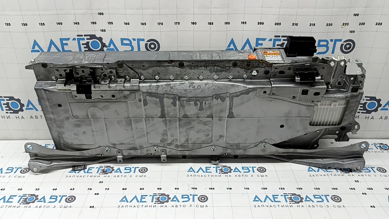Toyota Prius V 12-17 123kV battery, 4.0-4.5Ah, 09/01/2015, with fan, housing corrosion