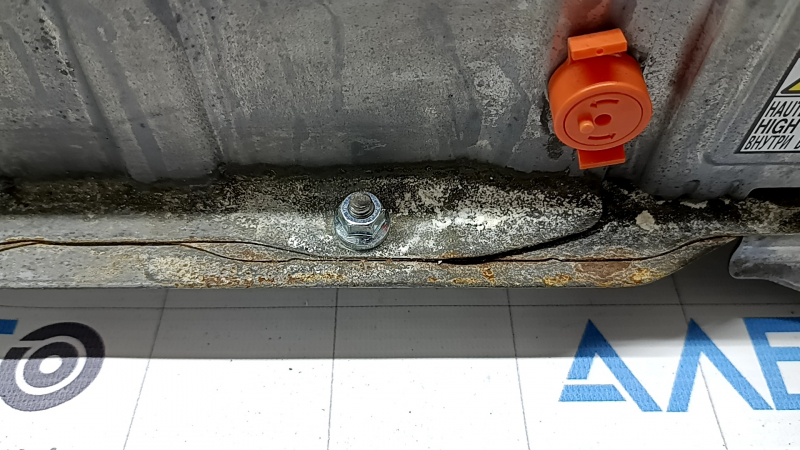 Toyota Prius V 12-17 123kV battery, 4.0-4.5Ah, 09/01/2015, with fan, housing corrosion