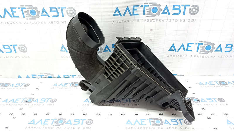 Jeep Grand Cherokee WL 21-25 Air Filter Housing Lower Cover