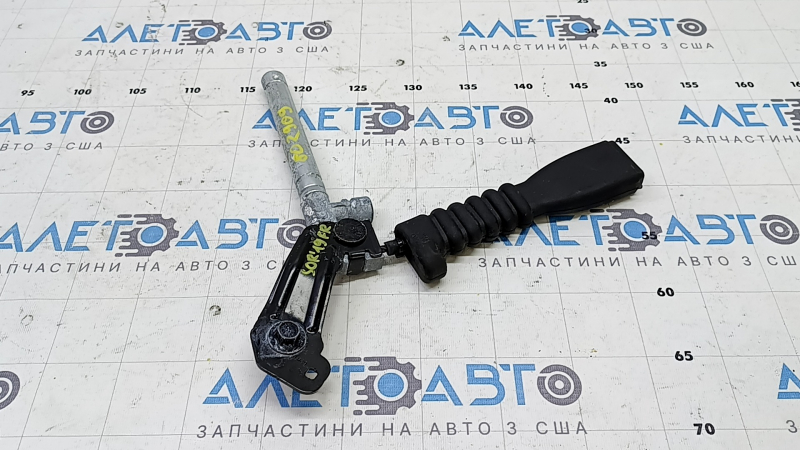 Front right seat belt tensioner Kia Sorento 16-20 contact with water, working