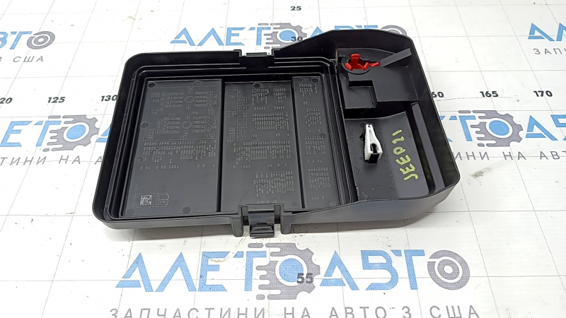 Jeep Grand Cherokee WL 21-25 Underhood Fuse Box Cover