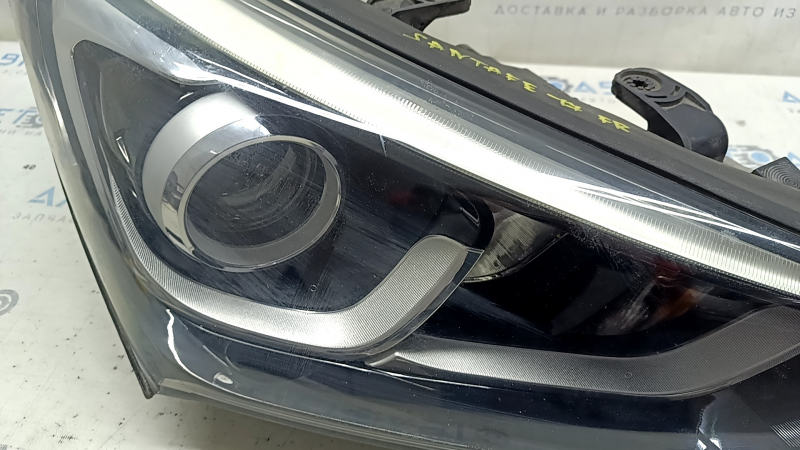 Right front headlight for Hyundai Santa FE Sport 2017-2018 restyling, USA, halogen, peeling paint, cobwebby